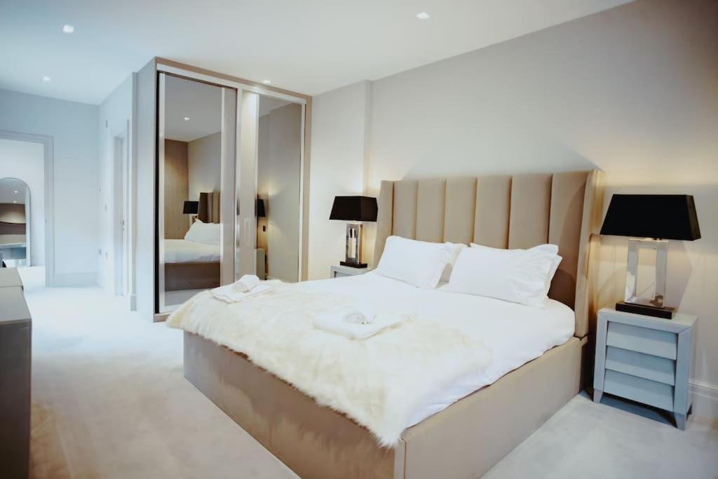 Appartamento 3-Story Townhouse - Sleeps 8 Leeds  Esterno foto