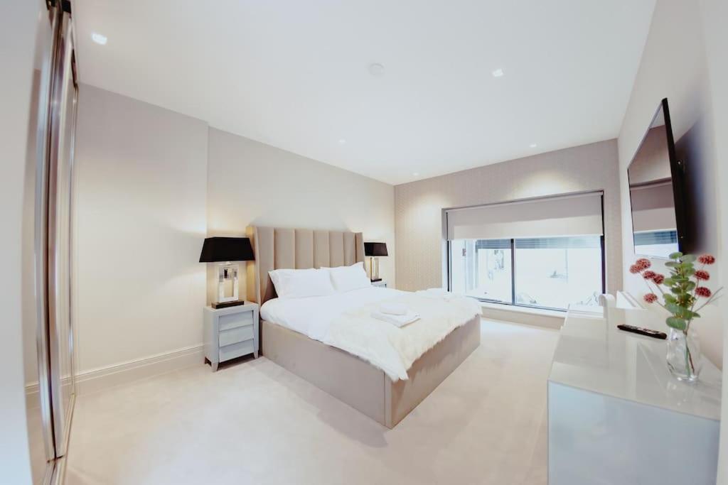 Appartamento 3-Story Townhouse - Sleeps 8 Leeds  Esterno foto