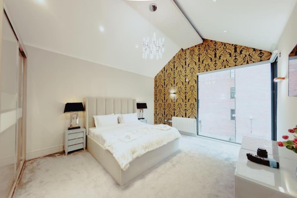 Appartamento 3-Story Townhouse - Sleeps 8 Leeds  Esterno foto