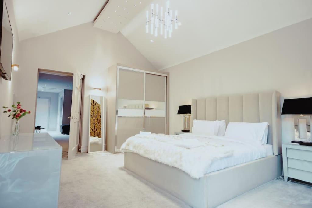 Appartamento 3-Story Townhouse - Sleeps 8 Leeds  Esterno foto