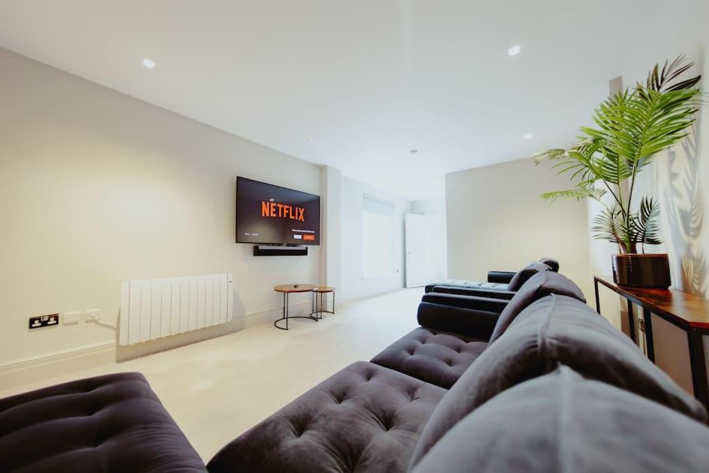 Appartamento 3-Story Townhouse - Sleeps 8 Leeds  Esterno foto