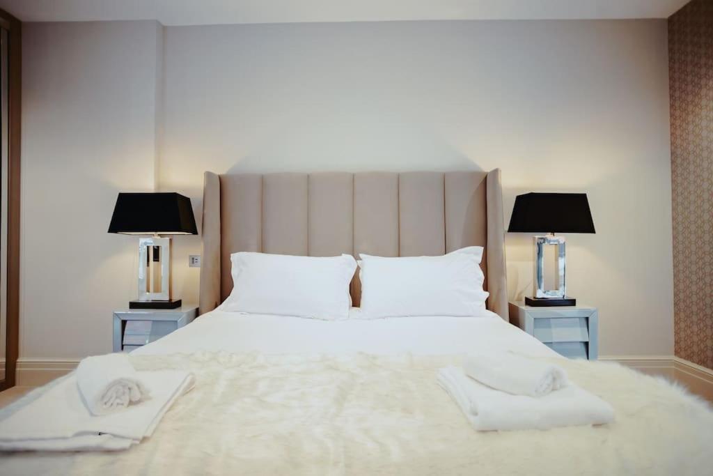 Appartamento 3-Story Townhouse - Sleeps 8 Leeds  Esterno foto